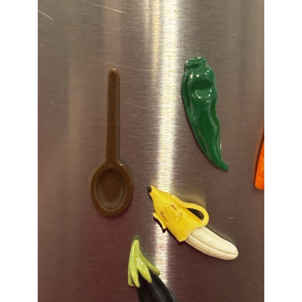 Vintage Novelty Fridge Magnets Vegetable Shaped - Picture 6 of 10